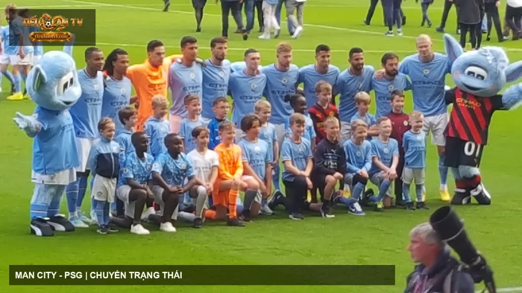 Manchester City thi đấu trên sân nhà