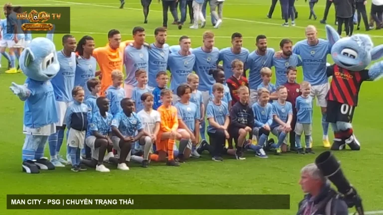 Manchester City thi đấu trên sân nhà