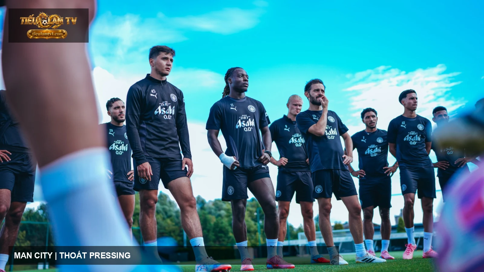 Manchester City tập luyện với bóng